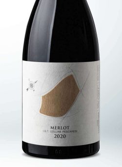 Alternative view of Rosarubra Vigne Lomanegra Merlot IGT Colline Pescaresi 2019 0,75L