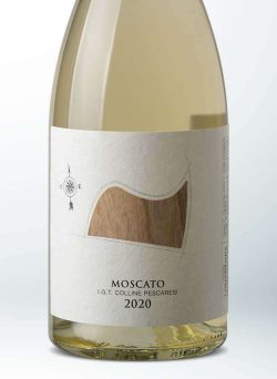 Alternative view of Rosarubra Vigne Lomanegra Moscato IGT Colline Pescaresi 0,75L